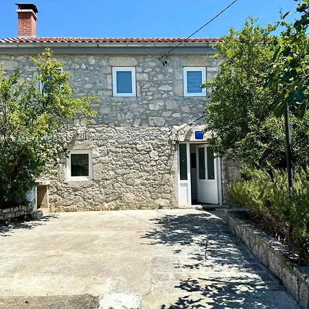 In 51527 Jadranovo