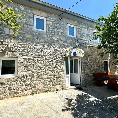 In 51527 Jadranovo