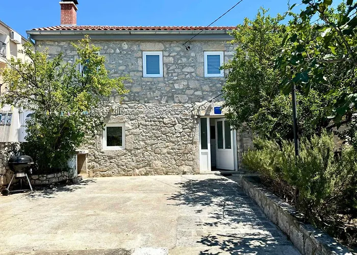 In 51527 Jadranovo